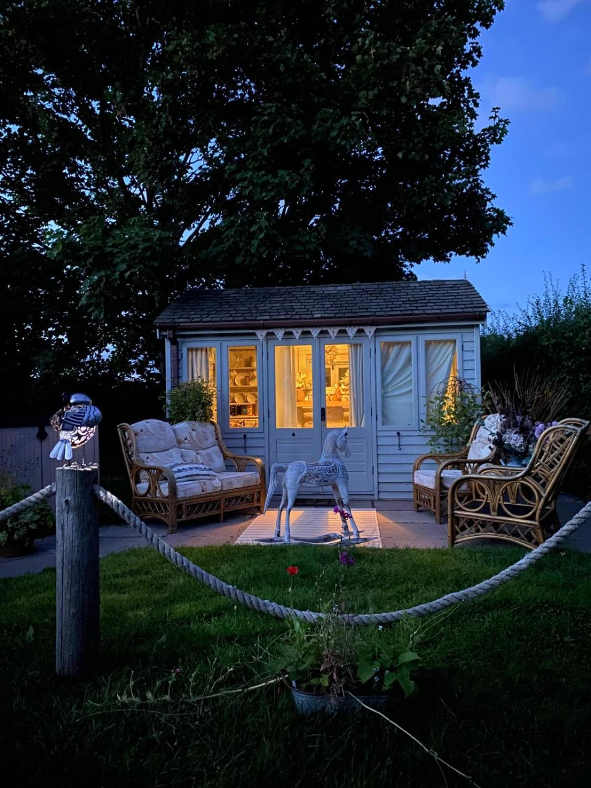 Birds And The Bees Summer House Endon Bagian luar foto